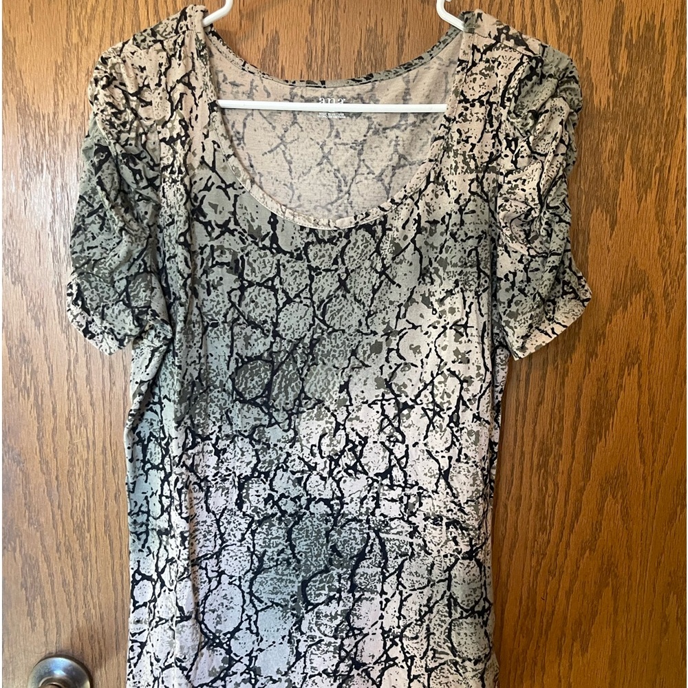 a.n.a Gray Cap Sleeve Scoop Neck Shirt